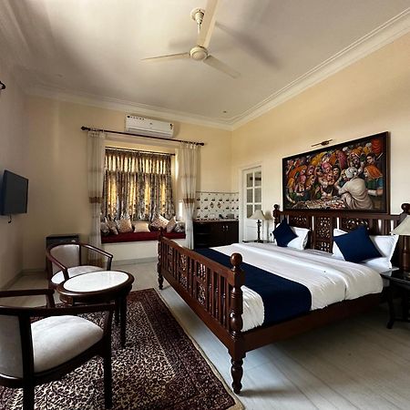 Radhe Krishna Niwas Apartment Удайпур Екстериор снимка