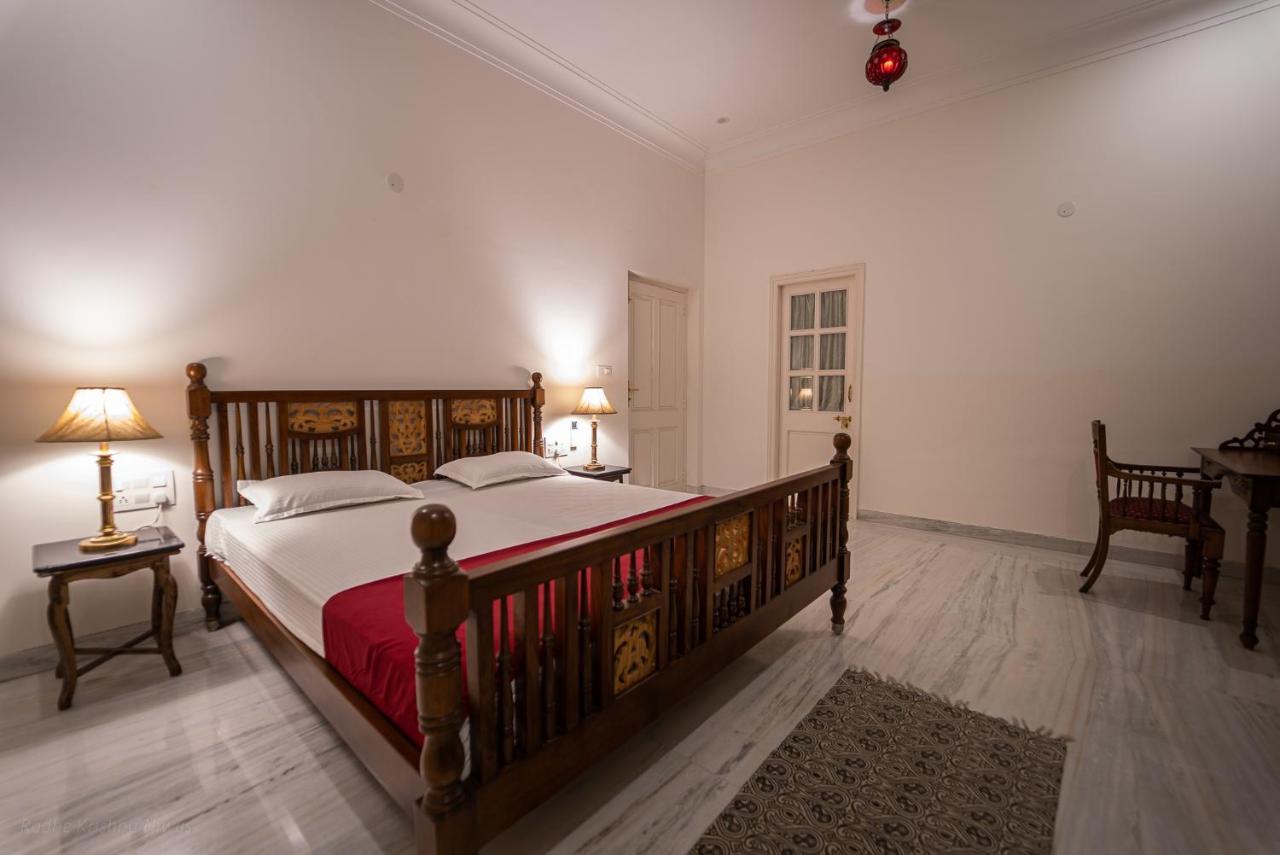 Radhe Krishna Niwas Apartment Удайпур Екстериор снимка