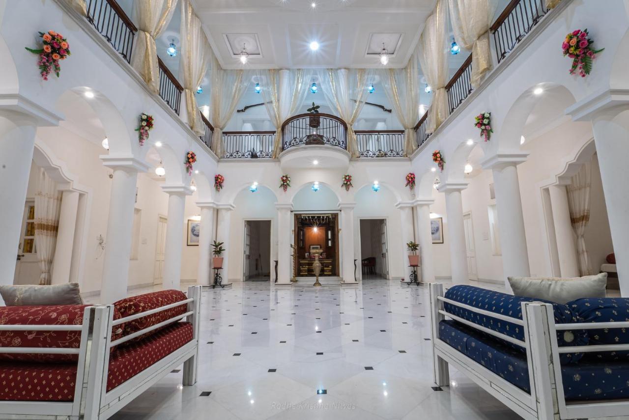 Radhe Krishna Niwas Apartment Удайпур Екстериор снимка