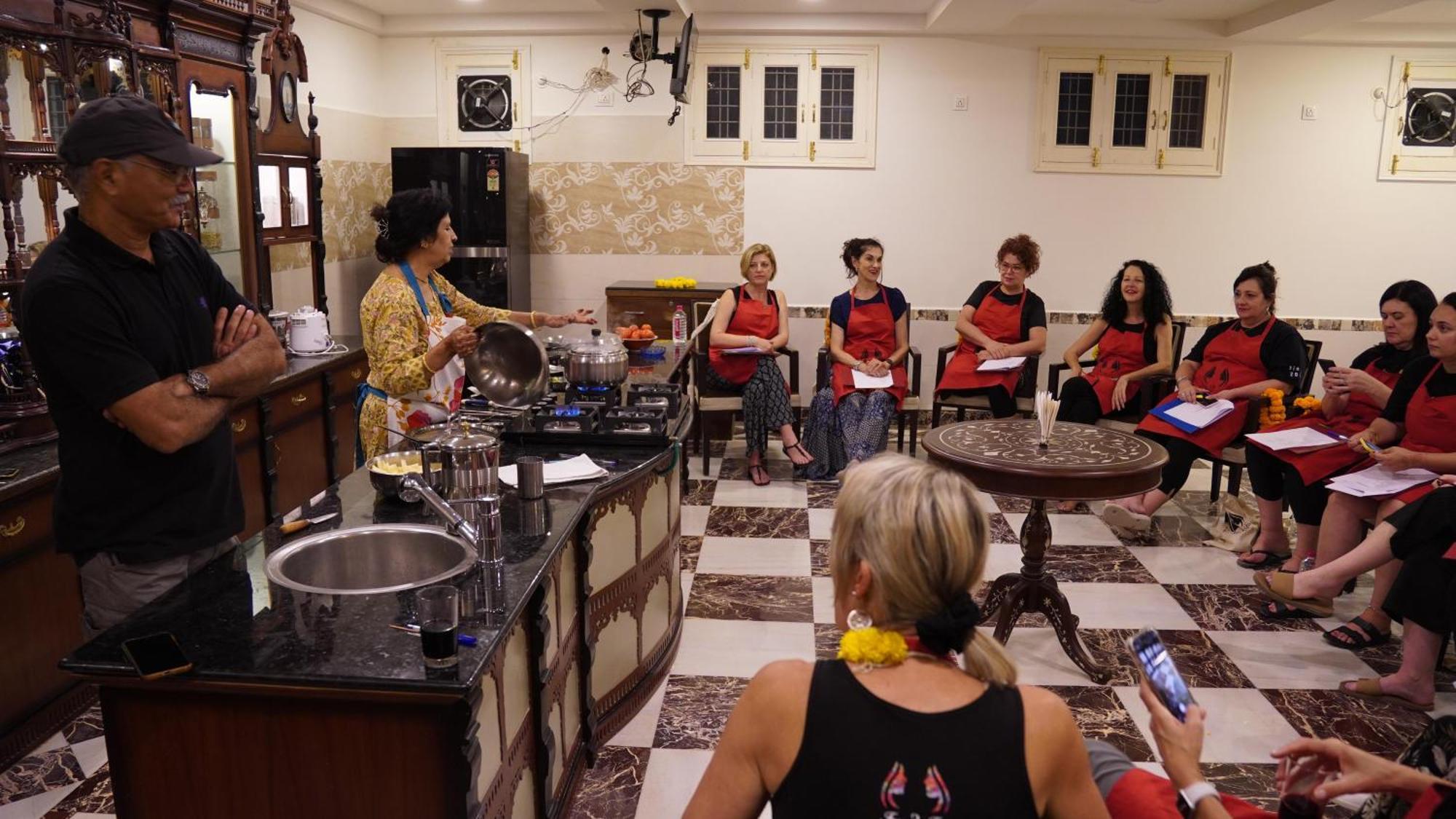 Radhe Krishna Niwas Apartment Удайпур Екстериор снимка