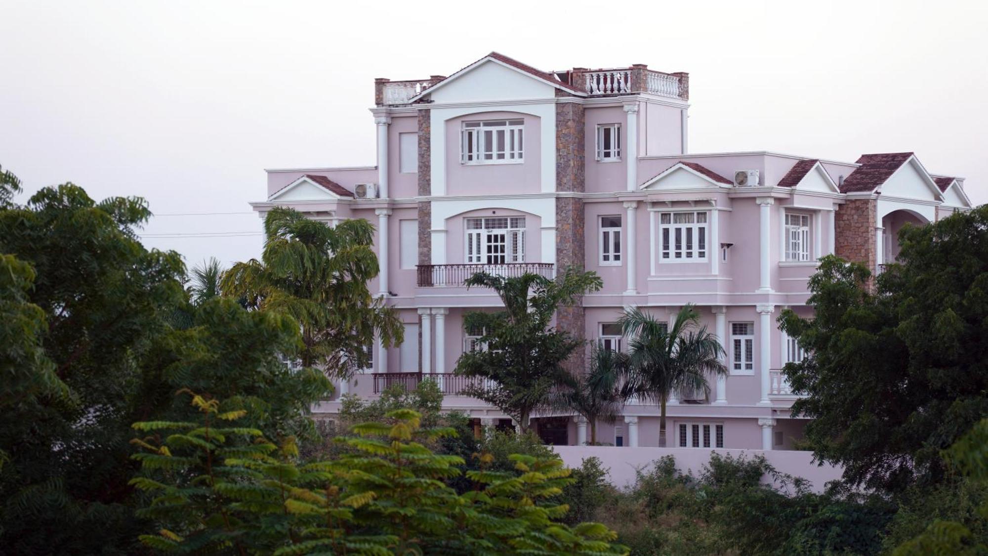 Radhe Krishna Niwas Apartment Удайпур Екстериор снимка